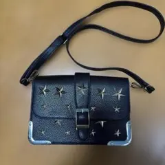 黒の星型スタッズ付きショルダーバッグ