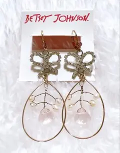 《新品・未使用 》BETSEY JOHNSON リボン パール ピアスのサムネイル