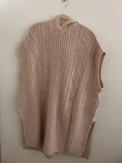 JOURNALSTANDARDフード付きケーブル編みニットベスト アイボリー