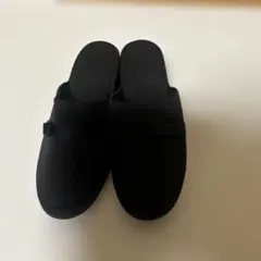 袋付き黒色スリッパ
