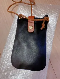 スマホショルダーバッグ 牛革.黒