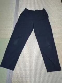 ユニクロ　ウルトラストレッチアクティブテーパードパンツ