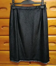 オシャレ膝丈タイトスカート(プロフ必読)