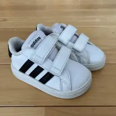 adidas スニーカー　12cm