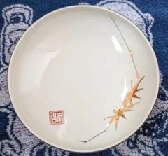 皿　１２枚のサムネイル