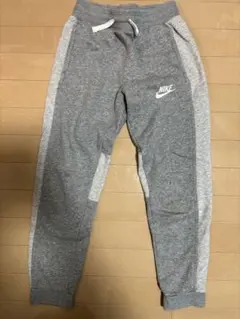 Nike グレー スウェットパンツ145cm 裏起毛