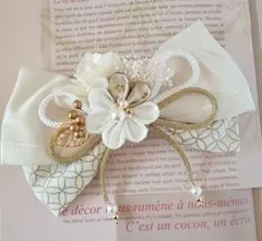 和装髪飾り和風リボンとかすみ草とつまみ細工の髪飾り　卒業式　成人式卒業式髪飾り