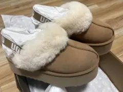 UGG プラットフォームムートンブーツ ブラウン 23CM