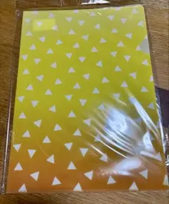 三角模様クリアファイル