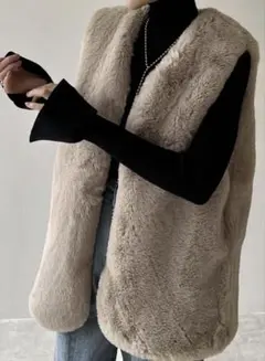 リエディ☆神山まりあ着用☆ミドルファーベスト