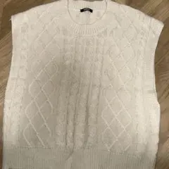 SUREVE アイボリー ケーブルニット ノースリーブ