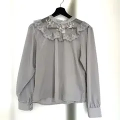 グレー レース付き襟 長袖ブラウス