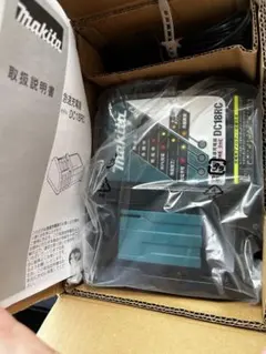 さ*あ様 マキタ 急速充電器 DC18RC 本体 バッテリーセット - メルカリ