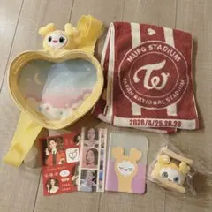TWICE ジヒョグッズまとめ売り バッグ タオル トレカ ぬいぐるみ TWICE ジヒョグッズまとめ売り バッグ タオル トレカ ぬいぐるみ