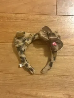 ヒョウ柄カチューシャ ブラウンリボン キティ
