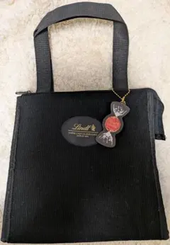 リンツ　ブラックフライデー保冷バッグ　アクリルチャーム付のサムネイル