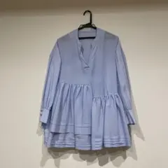 ライトブルー シャツ