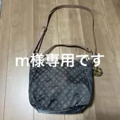 ラシット　グレー ピンクナイロン ショルダーバッグ