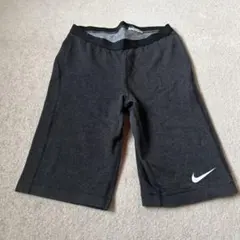 NIKE レディース　バイカーショートパンツ