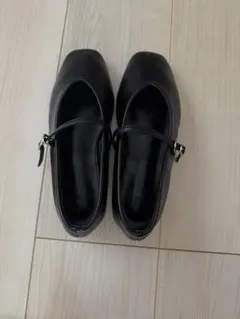 ストラップパンプスのサムネイル