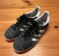adidas GAZELLE スニーカー 　ブラックホワイト　26.5cmのサムネイル