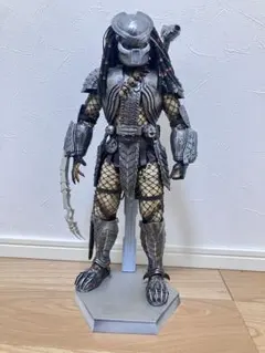 NECA プレデター クランリーダー & ボーン・スローン - メルカリ