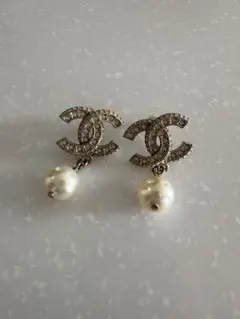 CHANEL パールピアス