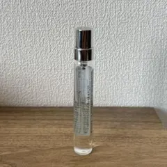 Molton Brown デリシャス ルバーブ＆ローズ オードパルファンのサムネイル