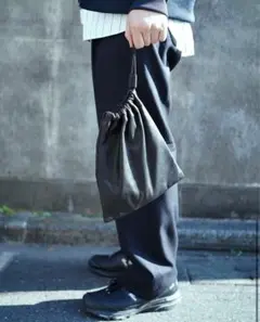 COMESANDGOES レザー 巾着バッグ　黒　small