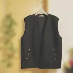 黒 Vネック ベスト パール装飾付きポケット ダンボールジレ