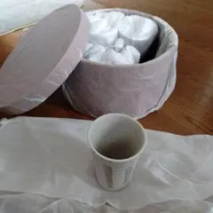 陶器製 湯飲み 点状模様 5個セット　木製入れ物