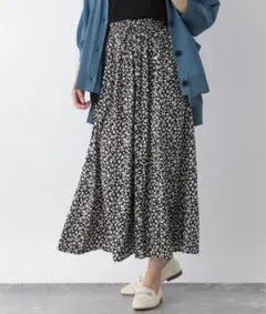 グローバルワーク　サラサラサテンフレアワイドパンツ　小花柄　Ｍ