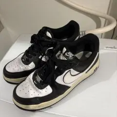 NIKE AIR FORCE 1 ブラック ホワイト