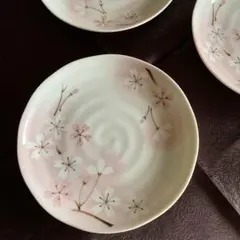 美濃焼　　桜の花柄 陶器製皿　三枚組