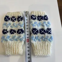 ハンドメイド　ニット　キッズ　アイボリー 青　ハンドカバー　アームカバー