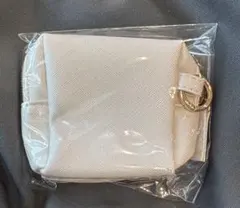 資生堂オンラインストア リングカラビナ付きスクエアポーチ(パールホワイト)のサムネイル