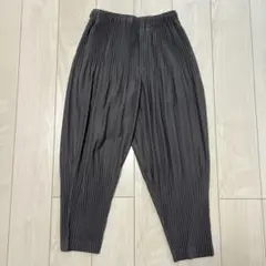 ISSEY MIYAKE HOMME PLISSÉ パンツ HP31JF195