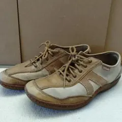 Clarks スエード レザー スニーカー