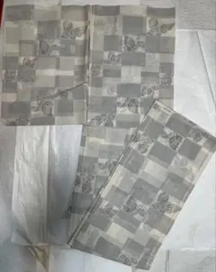 紗 オフホワイト　グレー系 蝶　市松模様 小紋 裄丈67cm トールサイズ