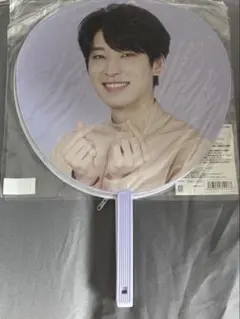 2025年最新】seventeen うちわ ウォヌの人気アイテム - メルカリ