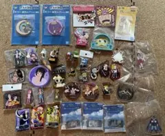 ワンピース　グッズ まとめて　缶バッジ　フィギュア　アクスタ　ラバスト　色々