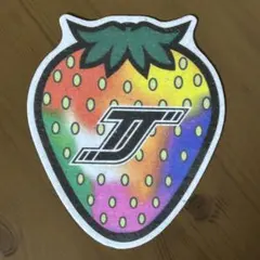 TravisJapan 's travelers 落下物 イチゴ