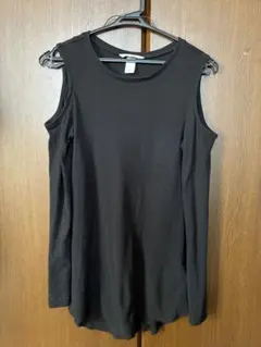 H&M ブラック 肩出し 薄手ニット オープンショルダー 長袖カットソー S