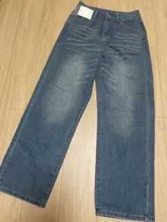 ③新品未使用タグ付きストレートデニム　ジーンズ ダークブルーワイドレッグデニム