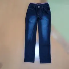 ストライプ入りダークブルー長ズボン