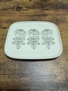 【春限定】marimekko VIHKIRUUSU プレート 角皿のサムネイル