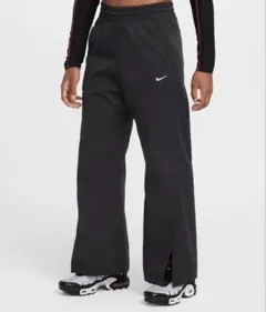 新品Nike ウーブン ワイドレッグ パンツ　160 レディース対応