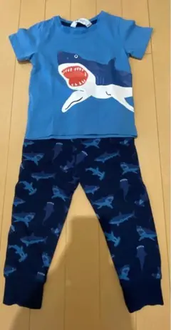 h&m サメ柄 半袖Tシャツ 長ズボン パジャマ ルームウェア 上下セット 92のサムネイル