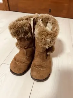 ブラウンファー付き冬用ブーツ