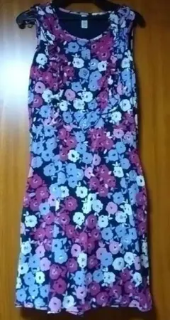 ギャップキッズ　ワンピース　160㎝　花柄